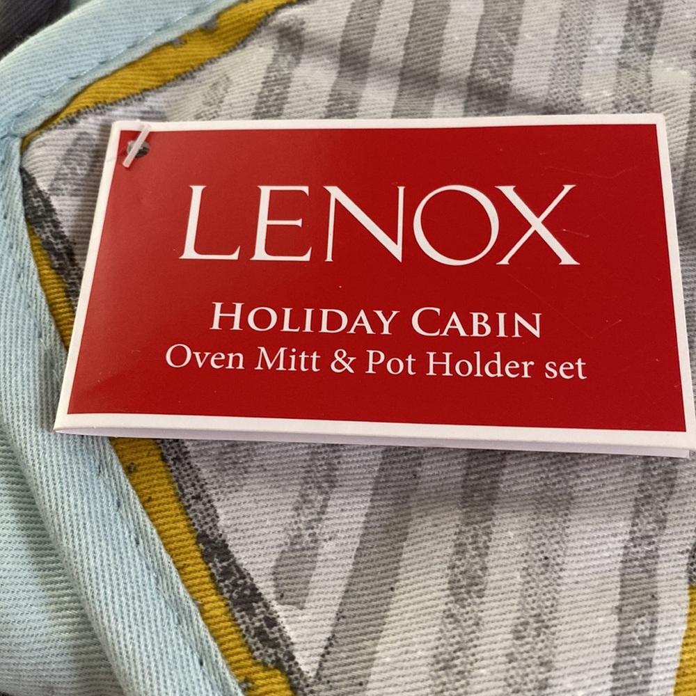 Lenox potholder set. “Holiday Cabin” NWT - Picture 2 of 8